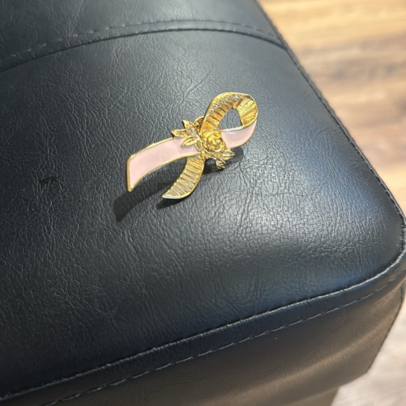 THE MASTER TEACHER FLYING BIRDS GEESE Avon Pink Breast Cancer Ribbon,Cheerleader - Picture 4 of 9